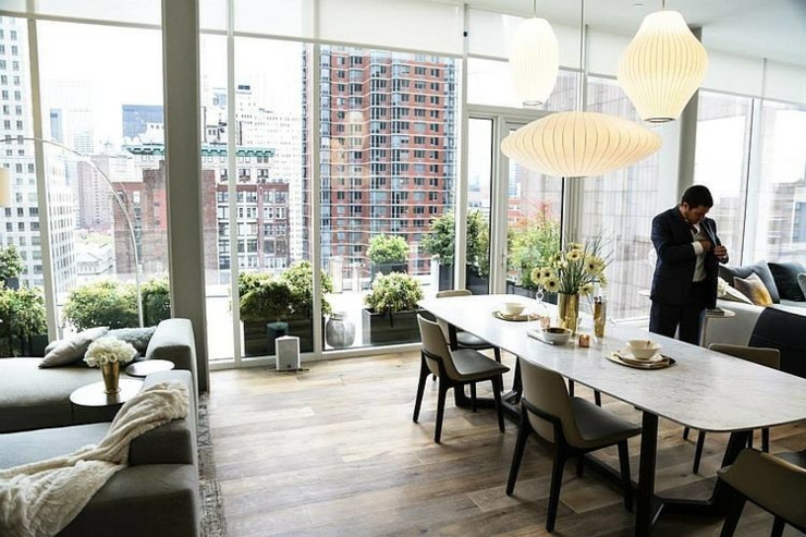 salle à manger chic et spacieuse