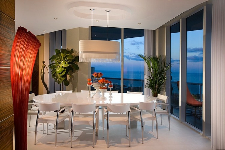 Salle à manger en blanc au paysage superbe salle à manger chic et classe