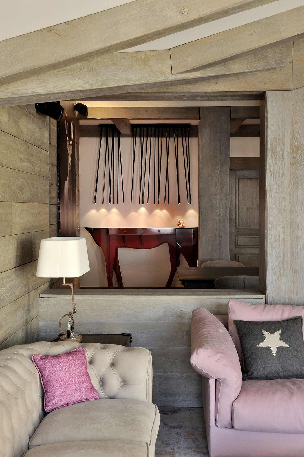 Canapés Chesterfield dans des teintes douces et pastel pour un design en finesse mobilier british couleurs douces