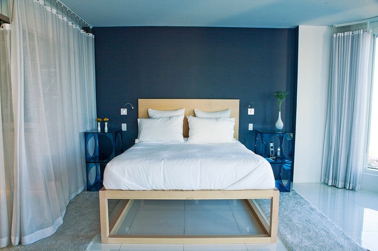 Chambre en blanc et gris anthracite chambre à coucher maison moderne appartement de ville