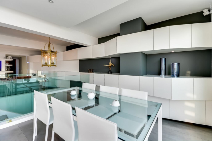 Coin salle à manger au design très lis et moderne intérieur mobilier design appartement de luxe paris