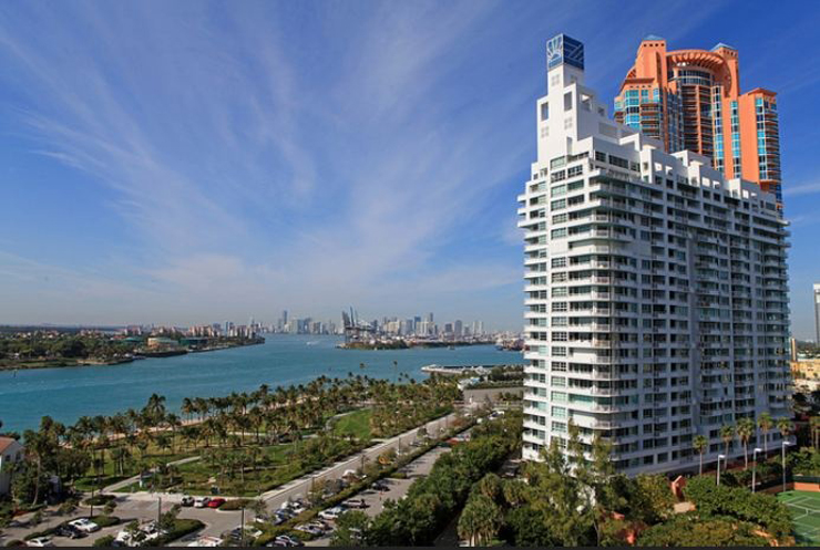 L’appartement de vacances se trouve dans cette tour « South Pointe Tower » bâtiment luxe prestige appartement de vacances floride