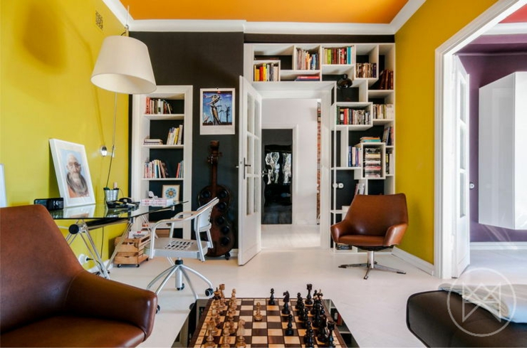 Séjour à l’ameublement des années 60 de cet appartement moderne séjour retro appartement citadin de ville