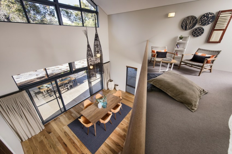 Mezzanine et hauteur de cette maison de vacances intérieur mezzanine design villa de vacances