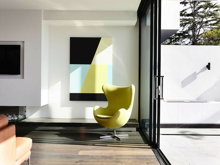 Couleurs tendances, mobilier moderne pour cette demeure chic intérieur spacieux en blanc