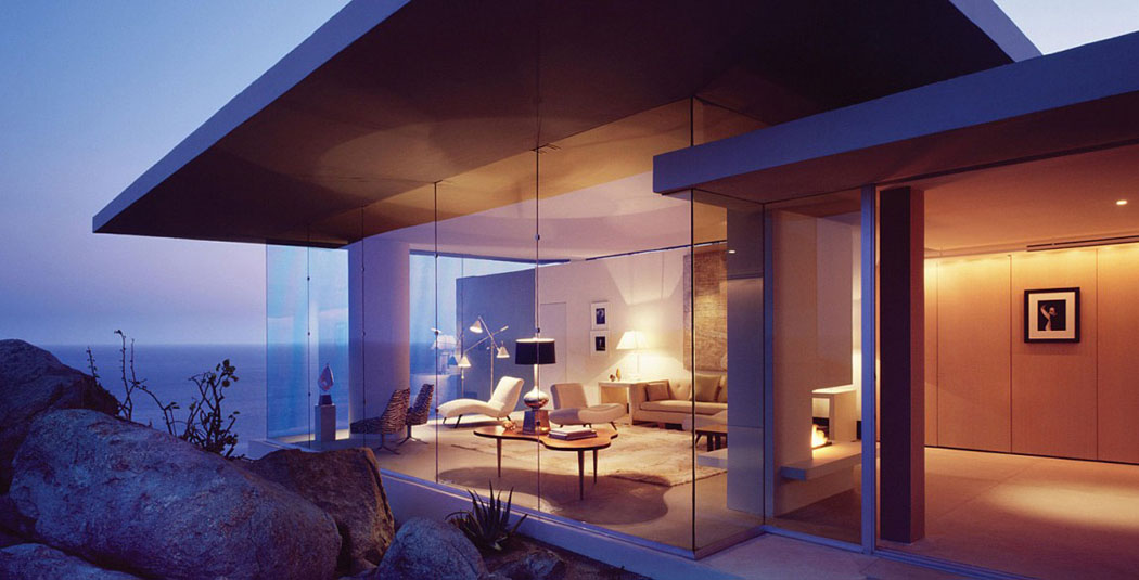 A à la tombée de la nuit sans aucun vis-à-vis la Casa Finisterra se transforme en un nid douillet avec une vue sur mer incomparable belle et luxueuse demeure sur la côte