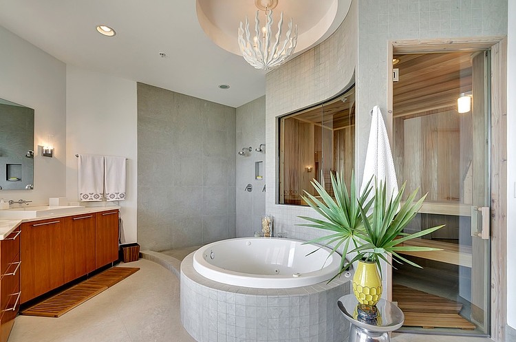 Salle de bains design spacieux et moderne salle de bain design luxueux appartement