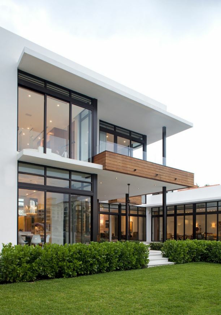 La maison contemporaine vue depuis les espaces verts extérieur résidence de prestige