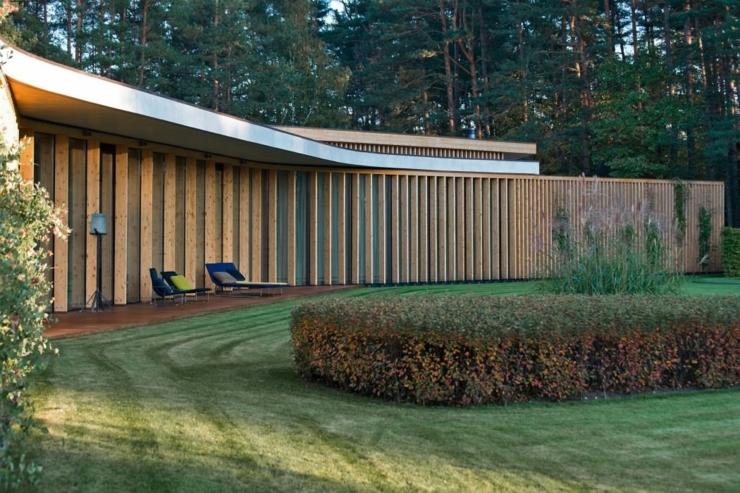 Belle maison d’architecte située dans un parc de ville architecture contemporaine maison moderne luxe