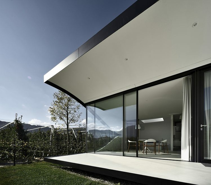 Belle maison originale pour des vacances en montagne uniques concept originale de maison contemporaine vacances en montagne