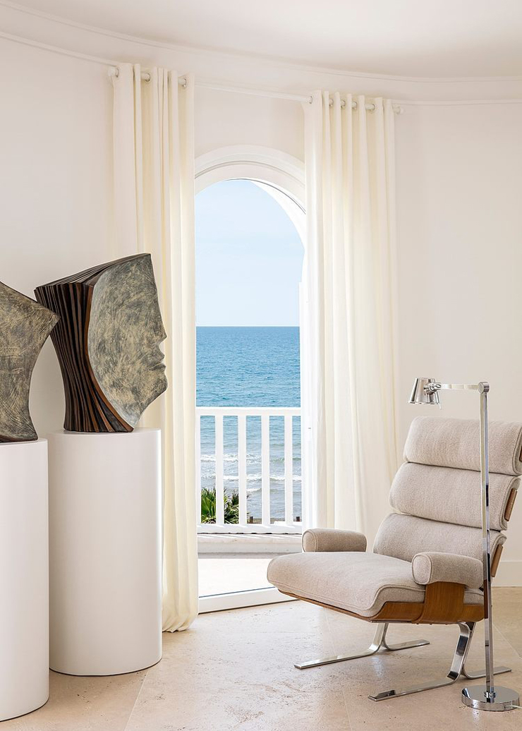 Statues originales et vue sur la mer vue magnifique sur la mer villa de vacances italie