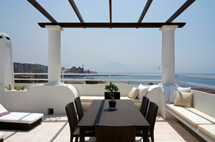 Superbe vue panoramique sur la mer tyrrhénienne à partir de la terrasse pergola villa avec vue sur mer