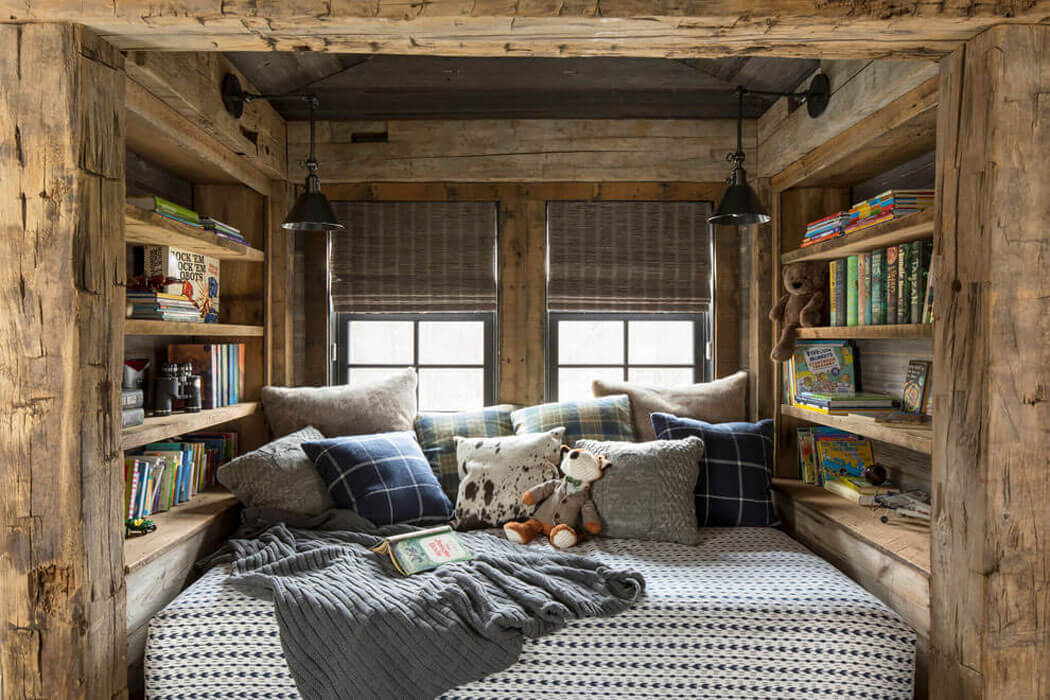 Maison de campagne au charme bien rustique et au design intérieur inspiré par la vie d’antan design rustique chambre aménagée sous le toit combles maison