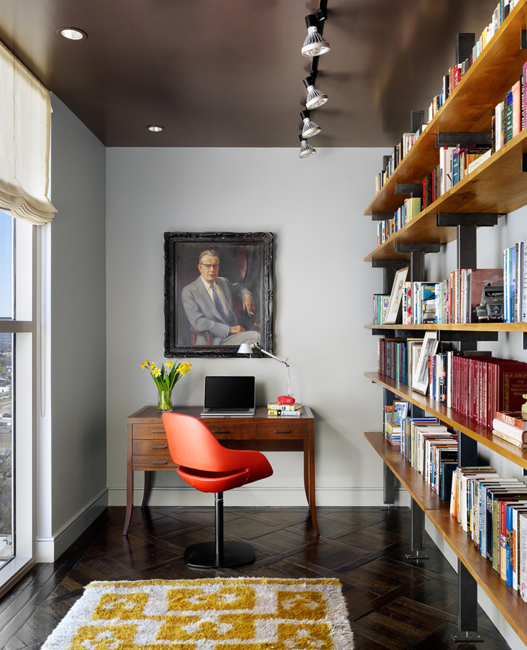 Petit bureau & bibliothèque avec une vue panoramique sur la ville espace travail appartement de standing
