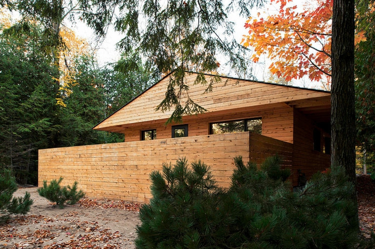 Le chalet en bois canadien vue d’extérieur chalet en bois ontario canada écoresponsable