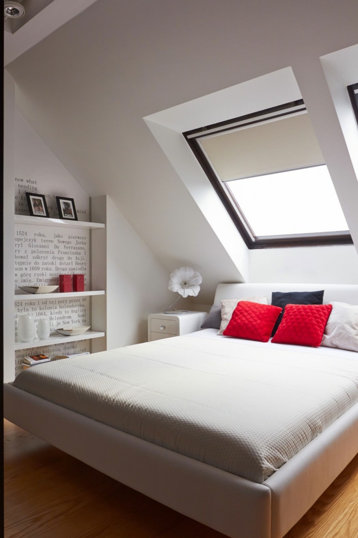 Chambre à l’étage à la déco maison moderne en blanc et rouge chambre à la déco maison moderne