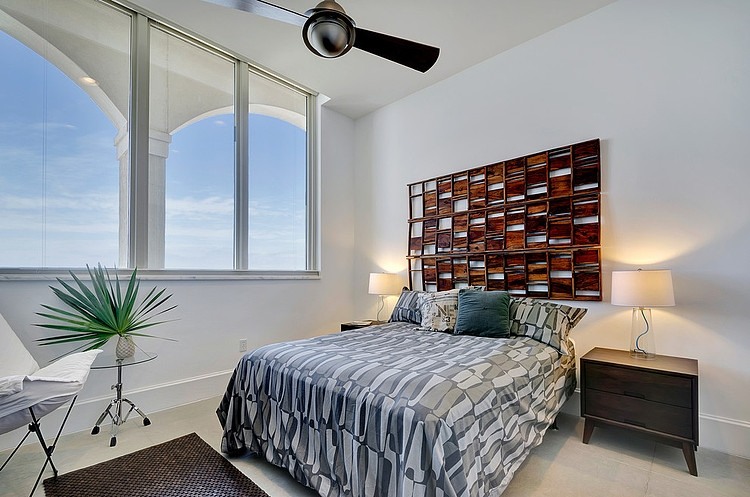 Une des quatre chambres de la propriété de luxe chambre à coucher vacances exotiques