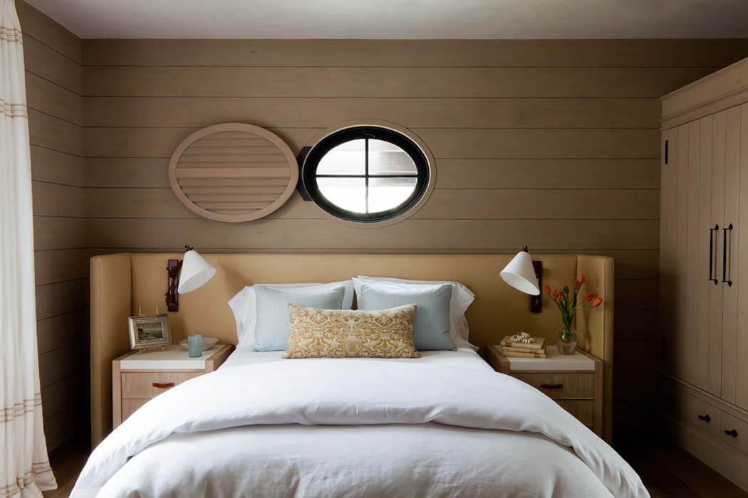 La chambre d’appoint, petite mais accueillante avec son hublot décoratif petite chambre d'appoint d'amis villa de luxe