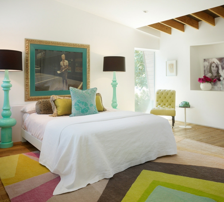 Intérieur design pour la chambre principale ameublement éclectique multicolore chambre