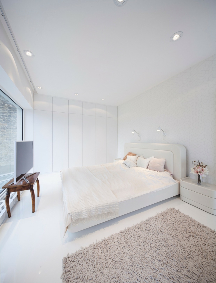 Chambre à coucher à la déco presqu’inexistante chambre en blanc design contemporain minimaliste