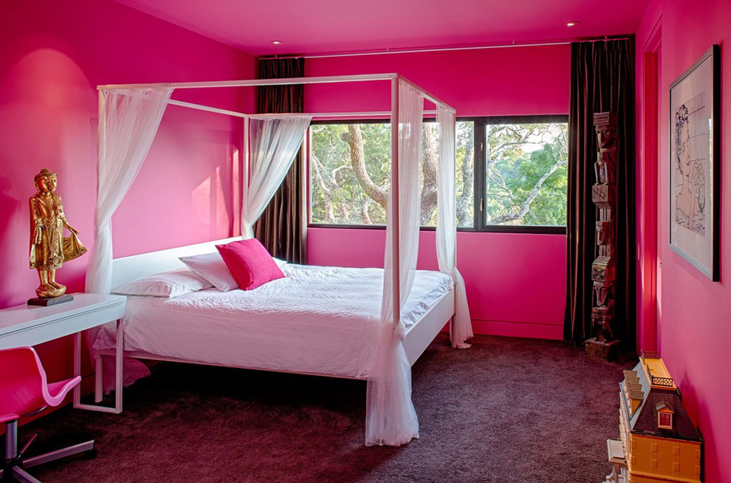 Chambre de fille tout en rose à la décoration éclectique inspirée par des cultures exotiques chambre d'adolescente en rose