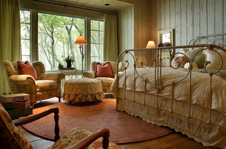 Chambre à coucher à l’ambiance rustique et romantique chambre design campagnard