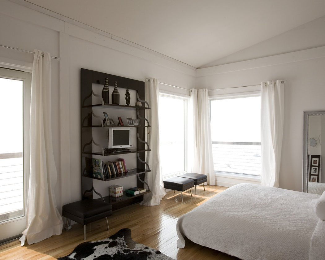 L’une des chambres de cette résidence de vacances atypique sur pilotis située sur la plage chambre maison de vacances sur la plage