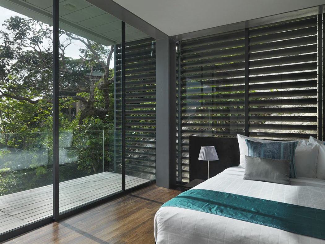 A l’étage se trouve quatre chambres à coucher toutes avec des vues panoramiques sur la mer chambre vue sur la mer villa de luxe phuket