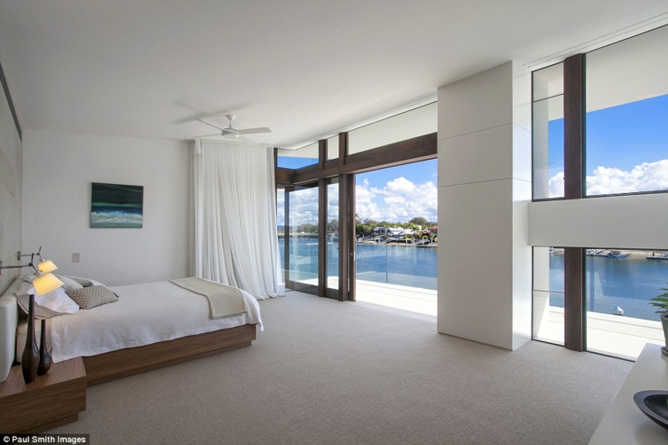 Chambre parentale de la maison d’architecte chambre vue sur mer superbe