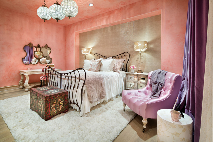 Décoration « girly » pour cette chambre spacieuse Ambiance romantique chambre en rose