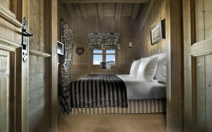 Petite chambre sympa à la décoration rustique chalet de luxe intérieur rustique