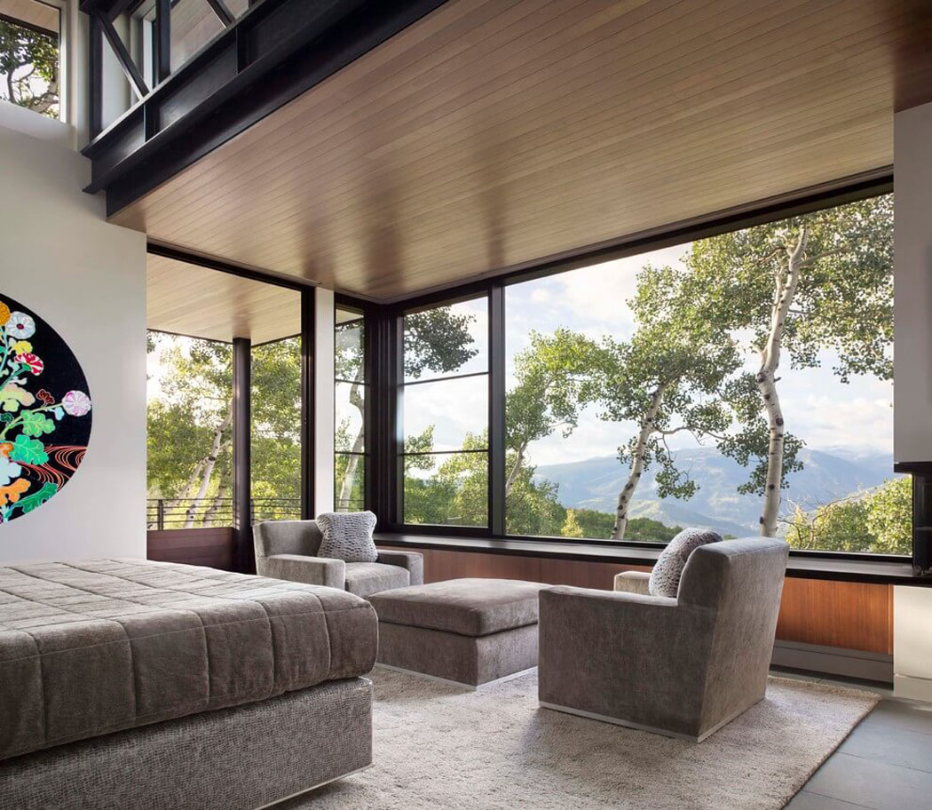 Chambre à coucher principale avec magnifique vue sur le beau paysage naturel des lieux chambre avec vue sur paysage nature
