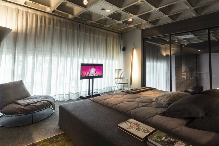 Chambre au-dessus du salon au mur transparent chambre à coucher loft sur la côte