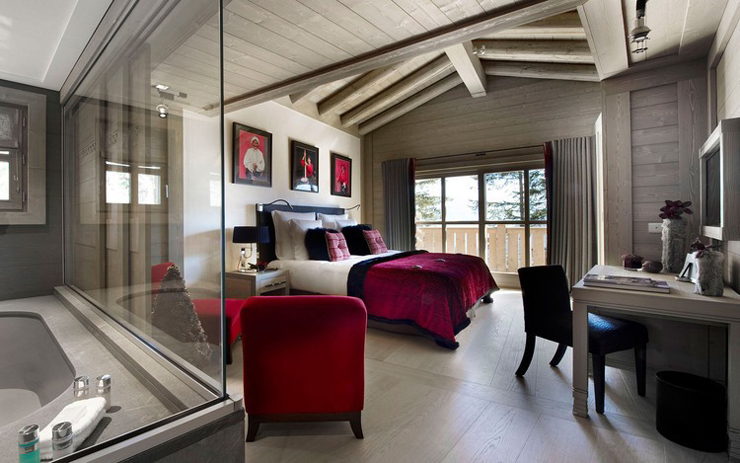 Une des cinq chambres de la résidence de haut standing chambre avec vue résidence de ski luxe