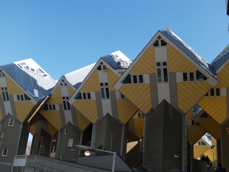 Les maisons cubes jaunes ressemblant à des tournesols maison de ville maison d'architecte rotterdam cube houses
