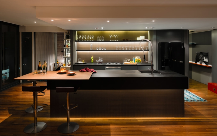 logement de ville au design intérieur brut
