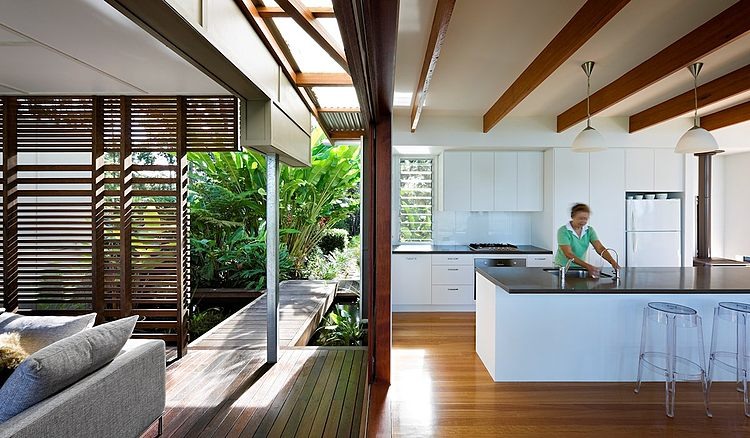 Cuisine en blanc de la maison contemporaine intérieur contemporaine design spacieux