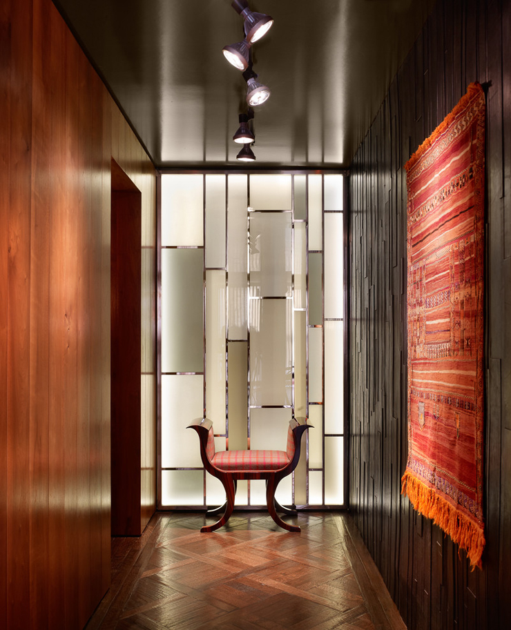 Intérieur à la décoration éclectique dans des tons chaleureux intérieur décoration design créatif appartement