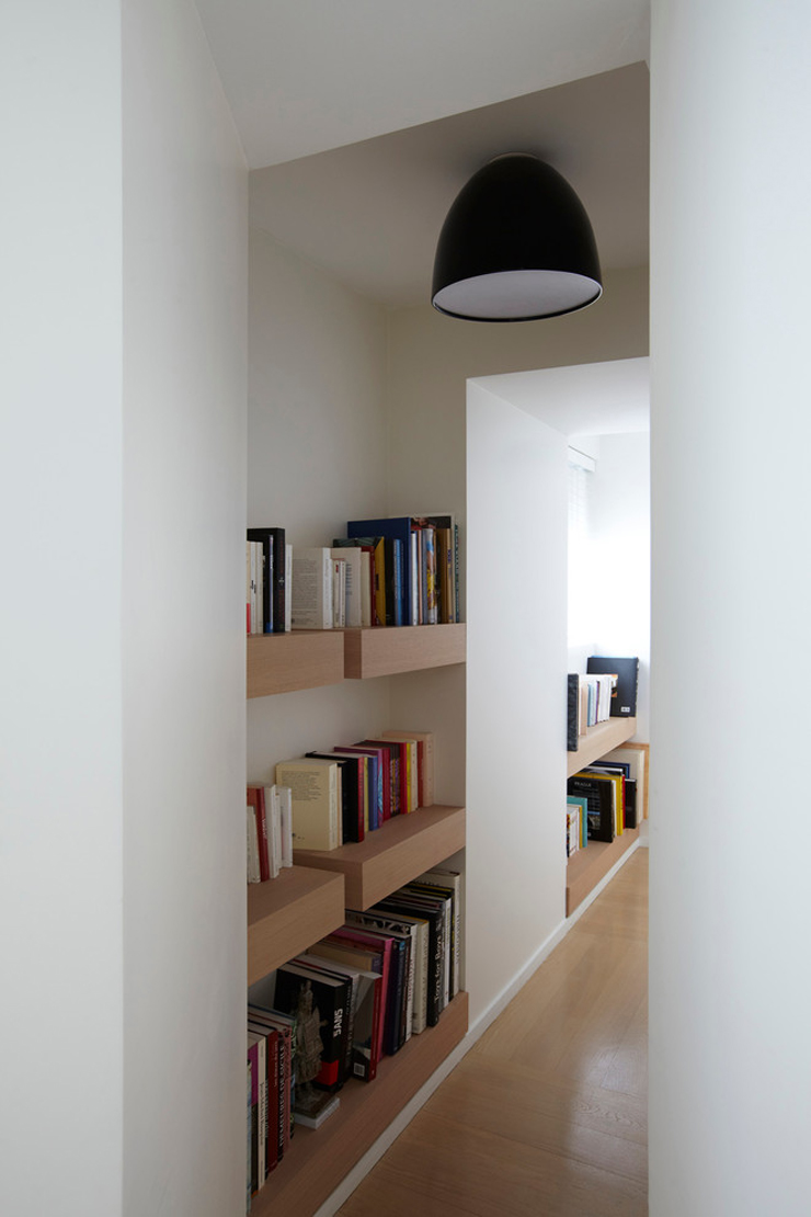 couloirs et bibliothèques de livres