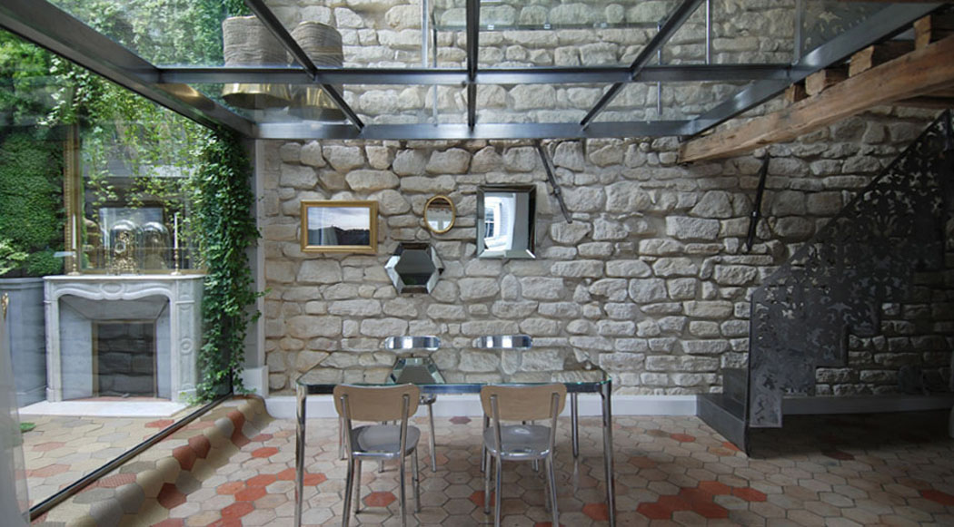 salle à manger plafond verre trempé duplex design moderne