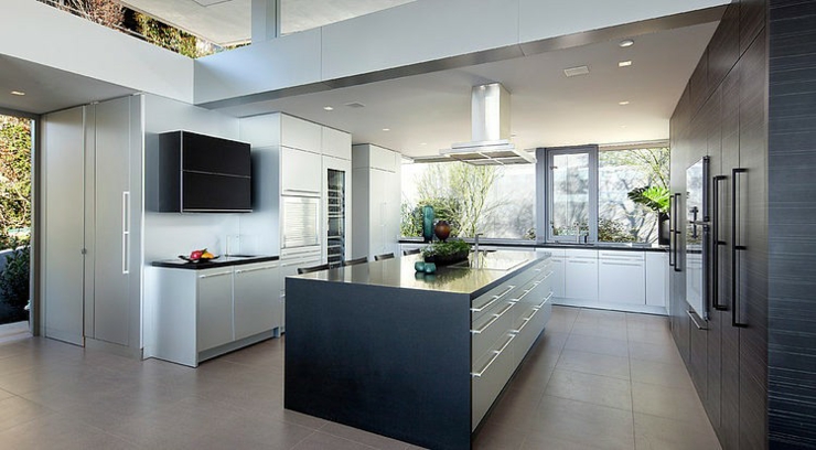 La cuisine de cette maison avec vue sur la mer intérieur moderne design contemporaine villa de vacances