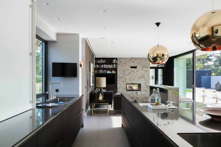 Cuisine moderne équipée et ouverte de cette maison familiale cuisine américaine équipée maison familiale