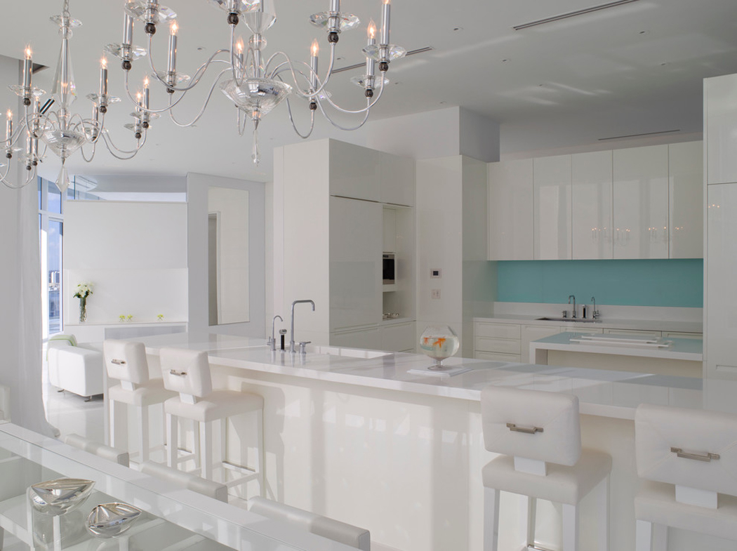 cuisine ouverte aménagée design minimaliste en blanc