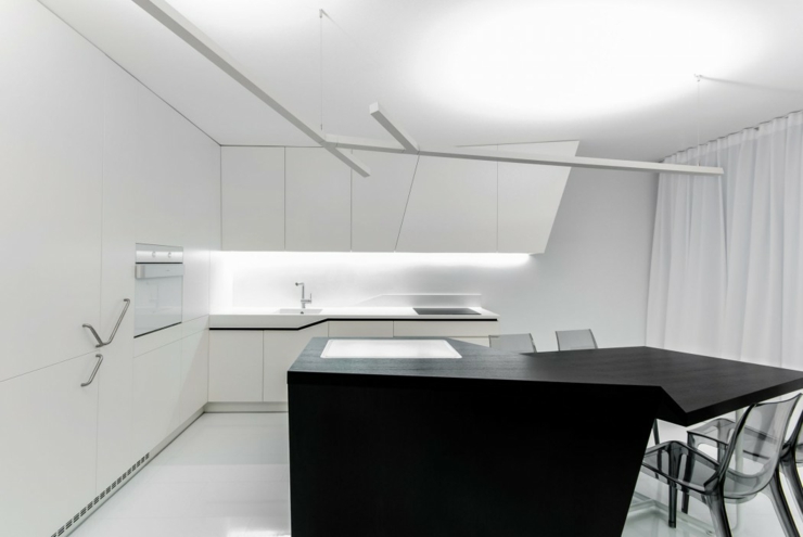 Cuisine aux placards blancs et à l’aspect un brin futuriste cuisine design original futuriste