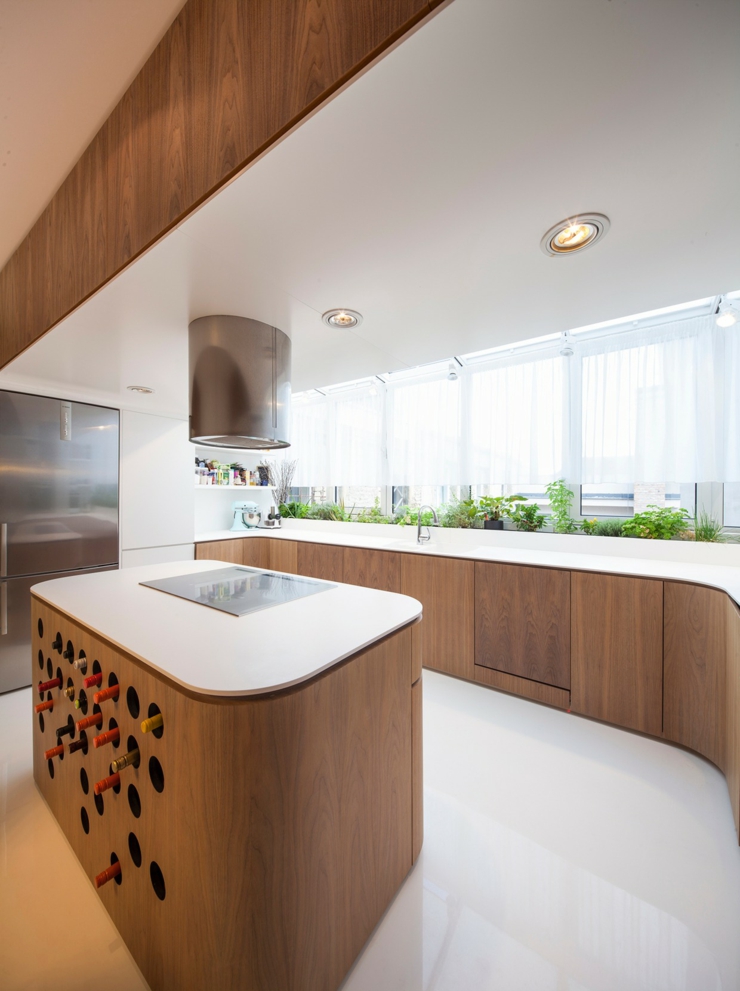 Cuisine moderne au design contemporain et original cuisine lisse futuriste maison moderne