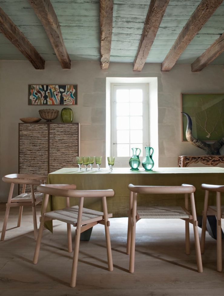 Coin repas de tous les jours à l’influence rustique ambiance campagne résidence secondaire landaise