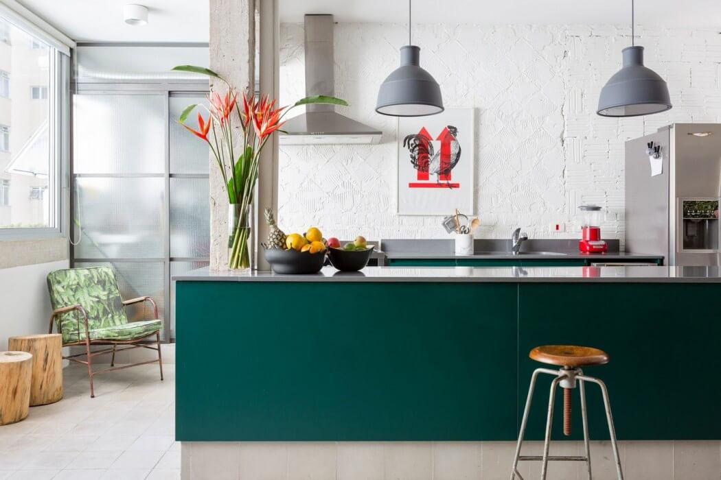 jolie cuisine aménagée couleurs sobres
