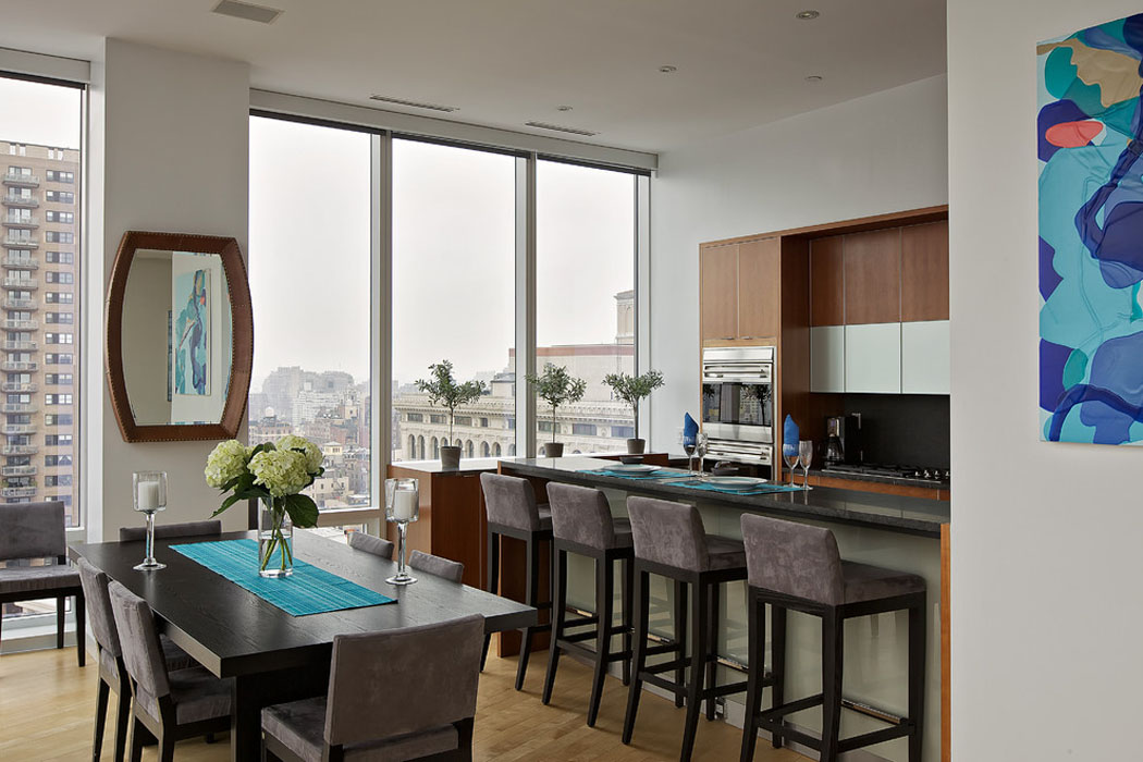 cuisine design et salle à manger avec vue