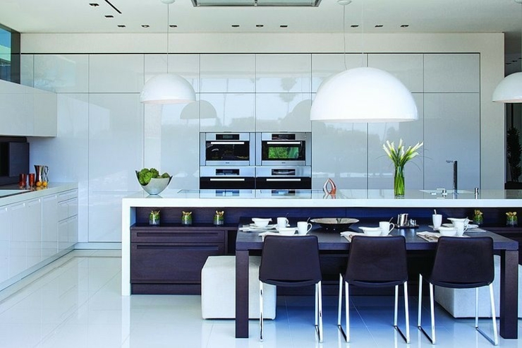belle cuisine contemporaine en blanc
