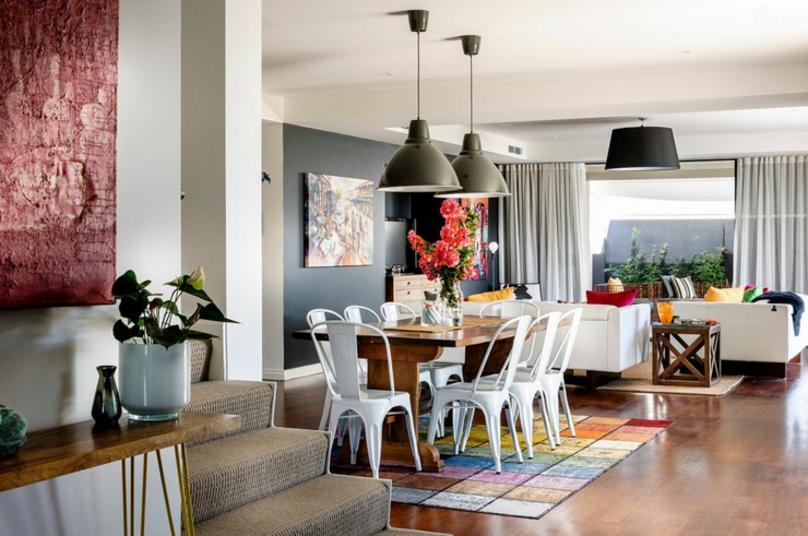 Pièce principale de vie de cette demeure charmante salle à manger maison moderne de famille